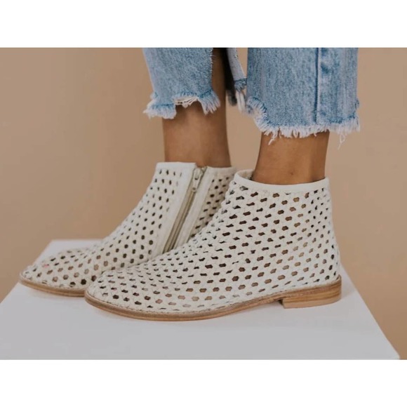 Free People Caine Woven ShoeBoot in Bone Size 9 - Picture 2 of 6